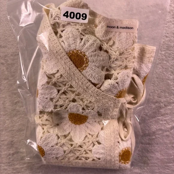 Moon & Madison Cardigan Women XS Cream Daisy Crochet Cropped Tie Front ST21077 - Picture 8 of 8